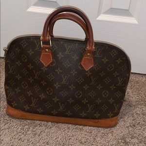 Luxury Vintage Louis Vuitton Alma